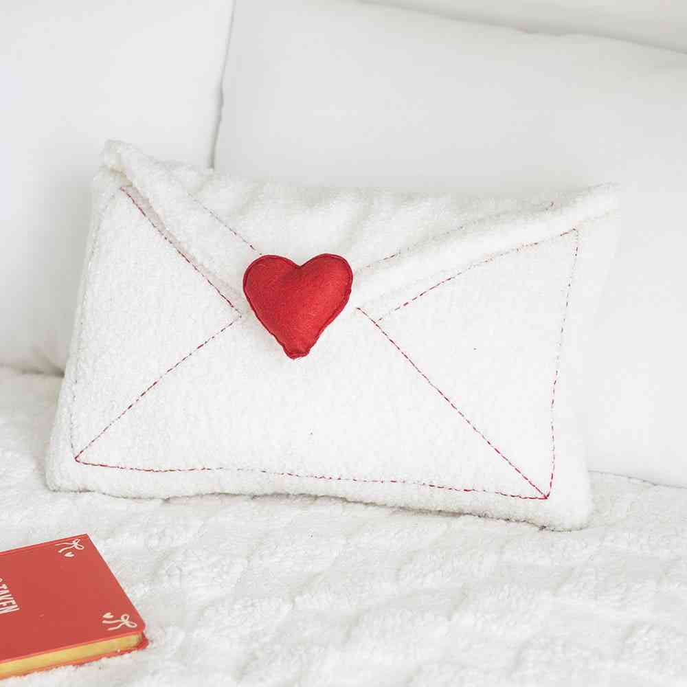 Something Different - Love Letter Boucle Valentine's Day Zierkissen - Weiß
